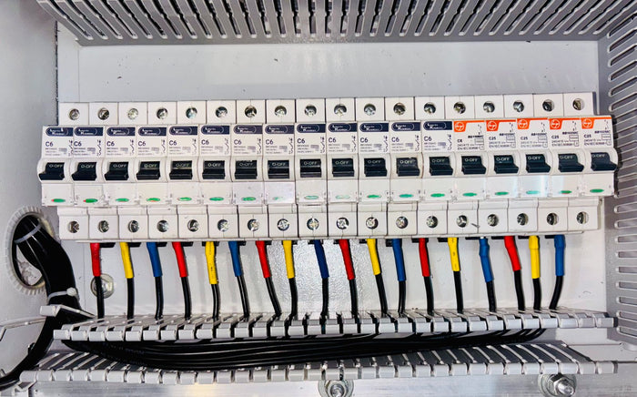 Tablero Eléctrico FORTIS 12 Bocas con Térmicas Incluidas
